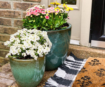 planters, spring front porch