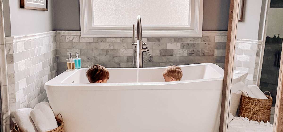 HOW TO: BALANCE THE KIDS' SPACE IN THE PARENTS' BATHROOM